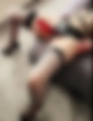 Vieille maitresse domine des jeunes esclaves à Champigny-sur-Marne